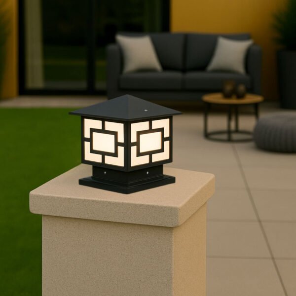 Pyramid Outdoor Gate Light