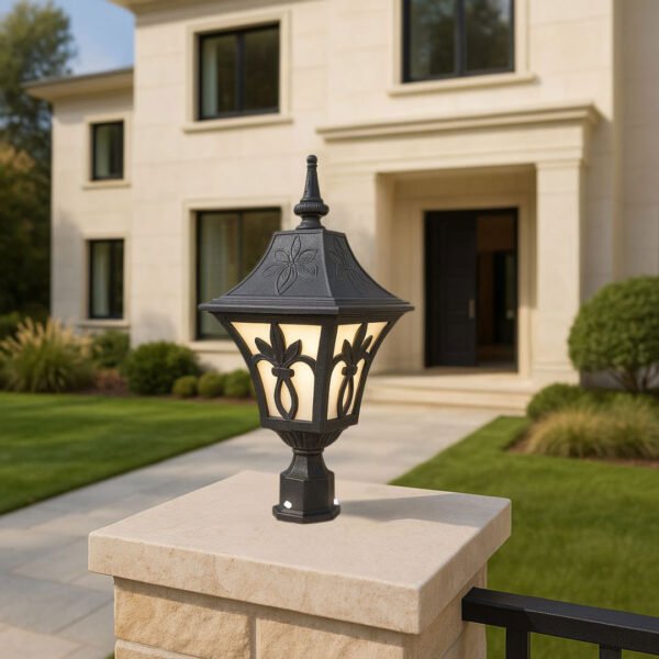 Regal Gate Light
