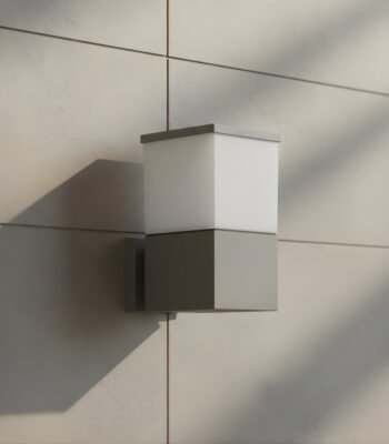 qbik wall light day view