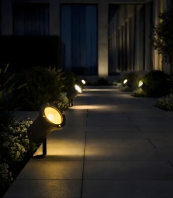 ul 3320 spike light night view