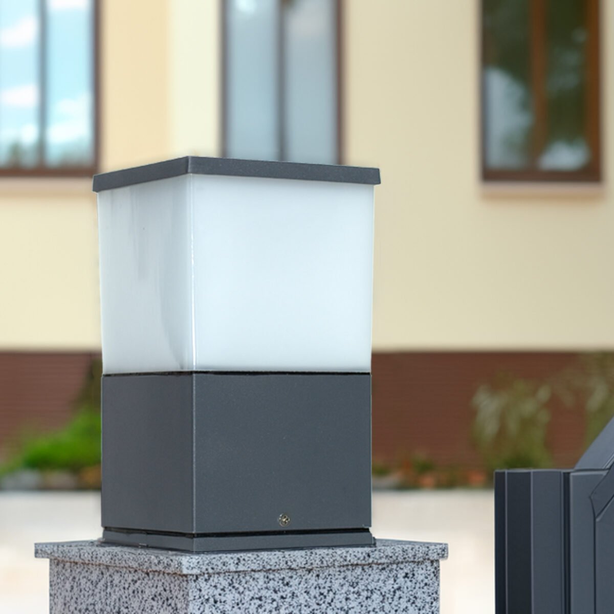 qbik gate light scaled